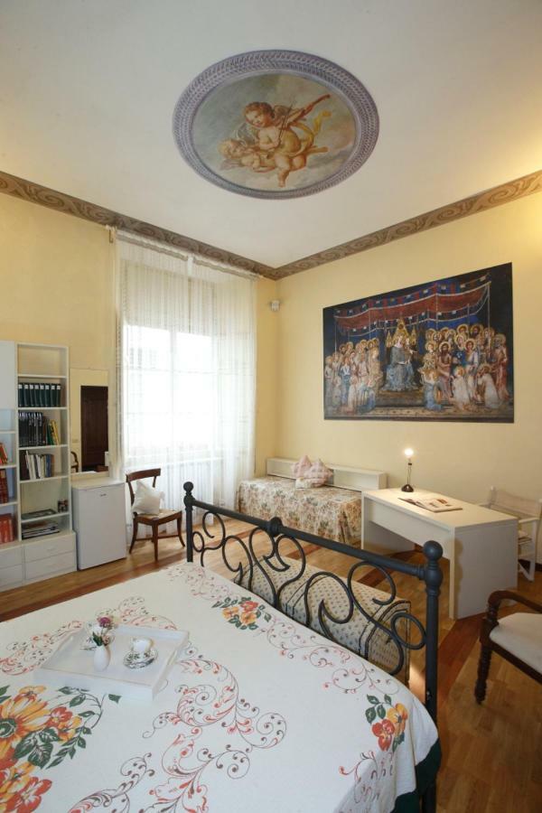 Residenza D'Epoca Montanini Bed and Breakfast Σιένα Εξωτερικό φωτογραφία